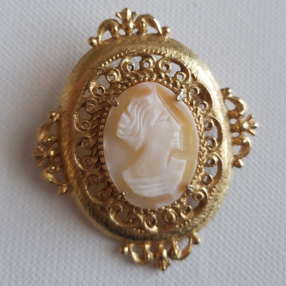 FLORENZA Vintage Cameo Brooch - Picture 2 of 7